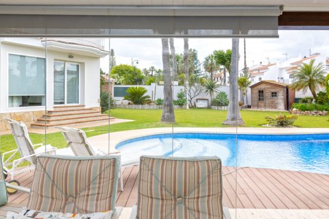 Villa till salu Malaga, Spanien 5 sovrum, 505 kvm. Nr. 122126 - foto 15