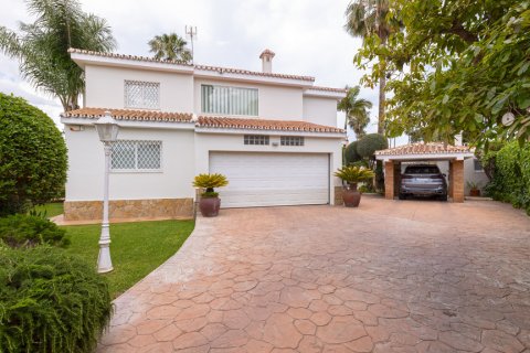 Villa till salu Malaga, Spanien 5 sovrum, 505 kvm. Nr. 122126 - foto 27