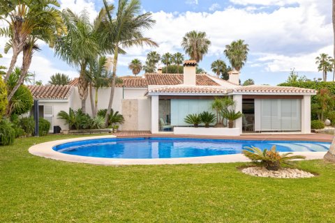 Villa till salu Malaga, Spanien 5 sovrum, 505 kvm. Nr. 122126 - foto 9