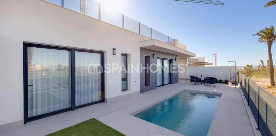 Huvila Torrevieja, Alicante, Espanja 3 makuuhuonetta, 141 m2 No. 120717