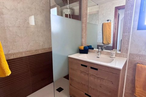 Lägenhet till salu i Campoamor, Alicante, Spanien 2 sovrum, 71 kvm. Nr. 131499 - foto 9