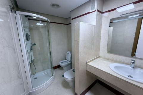 Apartamento en venta Torrevieja, Alicante, España 3 dormitorios, 137 m2 No. 131504 - foto 5