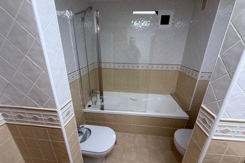 Apartamento en venta Torrevieja, Alicante, España 3 dormitorios, 137 m2 No. 131504 - foto 3