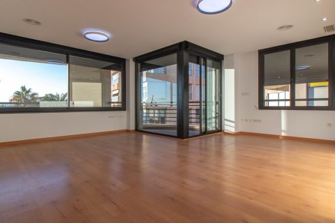 Apartamento en venta Torrevieja, Alicante, España 3 dormitorios, 137 m2 No. 131504 - foto 1