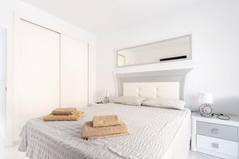Townhouse for sale Punta Prima, Alicante, Spain 4 bedrooms, 260 sq.m. No. 131809 - photo 16