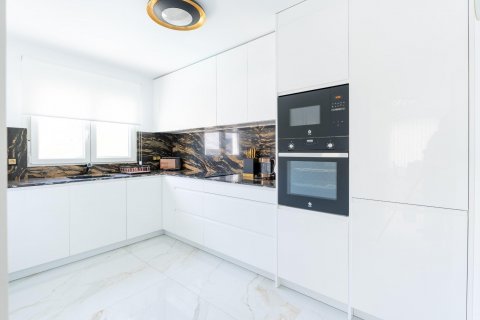 Townhouse for sale Punta Prima, Alicante, Spain 4 bedrooms, 260 sq.m. No. 131809 - photo 4