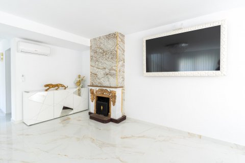 Townhouse for sale Punta Prima, Alicante, Spain 4 bedrooms, 260 sq.m. No. 131809 - photo 3