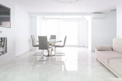 Townhouse for sale Punta Prima, Alicante, Spain 4 bedrooms, 260 sq.m. No. 131809 - photo 10