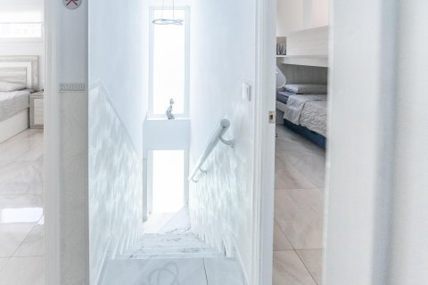 Townhouse for sale Punta Prima, Alicante, Spain 4 bedrooms, 260 sq.m. No. 131809 - photo 29