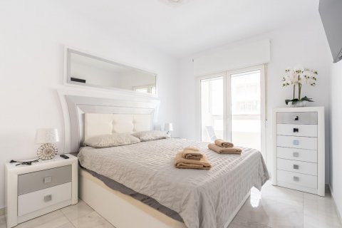 Townhouse for sale Punta Prima, Alicante, Spain 4 bedrooms, 260 sq.m. No. 131809 - photo 14
