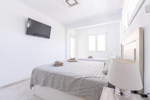 Townhouse for sale Punta Prima, Alicante, Spain 4 bedrooms, 260 sq.m. No. 131809 - photo 20