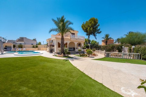 Villa pārdošanā Torrevieja, Alicante, Spānijā 4 istabas, 163 m2 Nr. 131808 - attēls 7