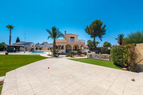 Villa pārdošanā Torrevieja, Alicante, Spānijā 4 istabas, 163 m2 Nr. 131808 - attēls 10