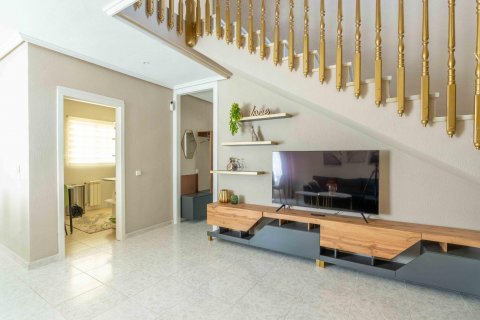 Villa for sale Punta Prima, Alicante, Spain 3 bedrooms, 182 sq.m. No. 131812 - photo 9