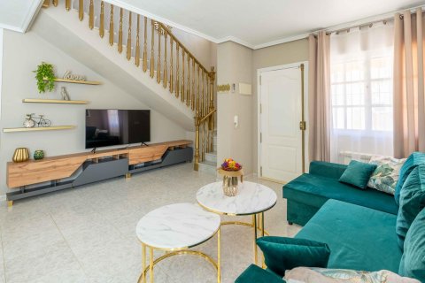 Villa for sale Punta Prima, Alicante, Spain 3 bedrooms, 182 sq.m. No. 131812 - photo 5