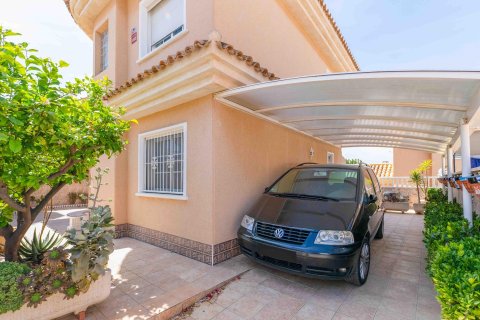 Villa for sale Punta Prima, Alicante, Spain 3 bedrooms, 182 sq.m. No. 131812 - photo 1