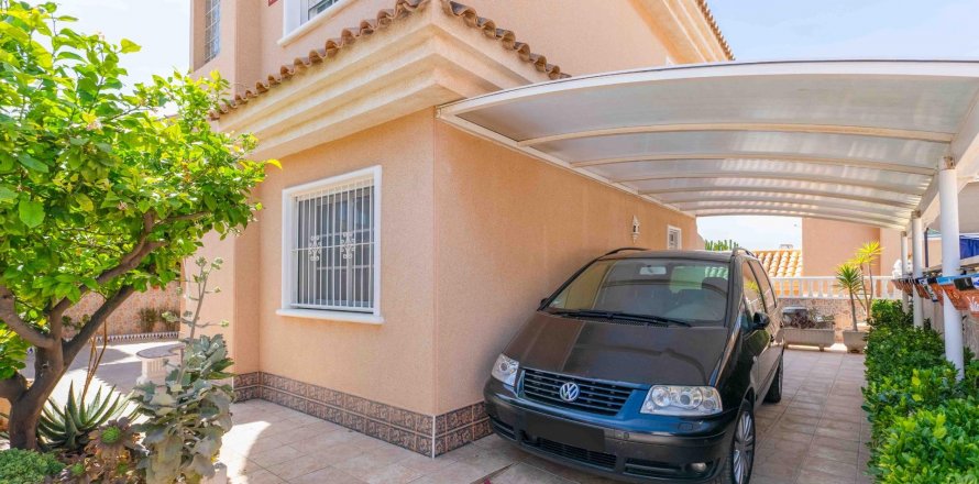Villa Punta Prima, Alicante, Spain 3 bedrooms, 182 sq.m. No. 131812
