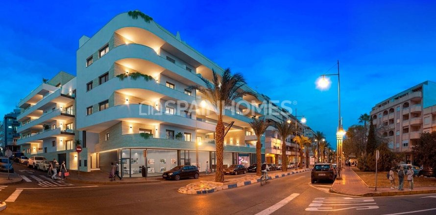 Apartment Torrevieja, Alicante, Espagne 2 chambres, 81 m2 No. 121137