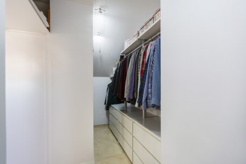 Продажа квартиры в Валенсия, Испания 4 спальни, 231м2 №124546 - фото 29