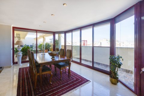 Продажа квартиры в Валенсия, Испания 4 спальни, 231м2 №124546 - фото 19