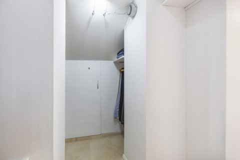 Продажа квартиры в Валенсия, Испания 4 спальни, 231м2 №124546 - фото 23