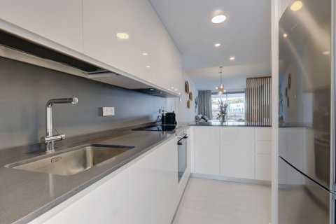 Apartment for sale Estepona, Malaga, Spain 2 bedrooms, 93 sq.m. No. 127418 - photo 10