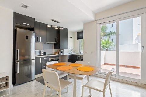 Apartment for sale Estepona, Malaga, Spain 2 bedrooms, 99 sq.m. No. 127416 - photo 8