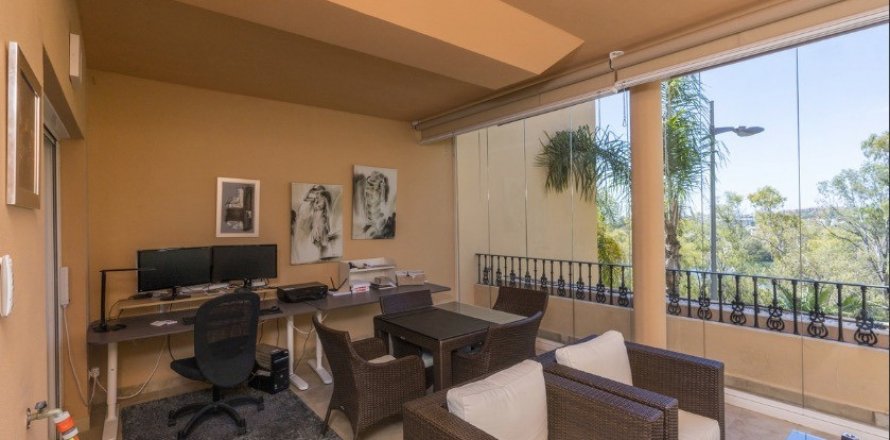 Apartment Estepona, Malaga, Espagne 3 chambres, 110 m2 No. 127421