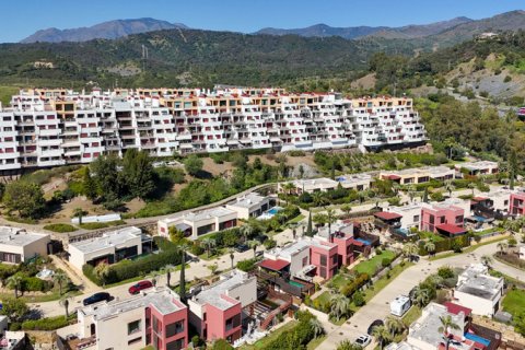 Duplex for sale Benahavis, Malaga, Spain 2 bedrooms, 99 sq.m. No. 127417 - photo 3
