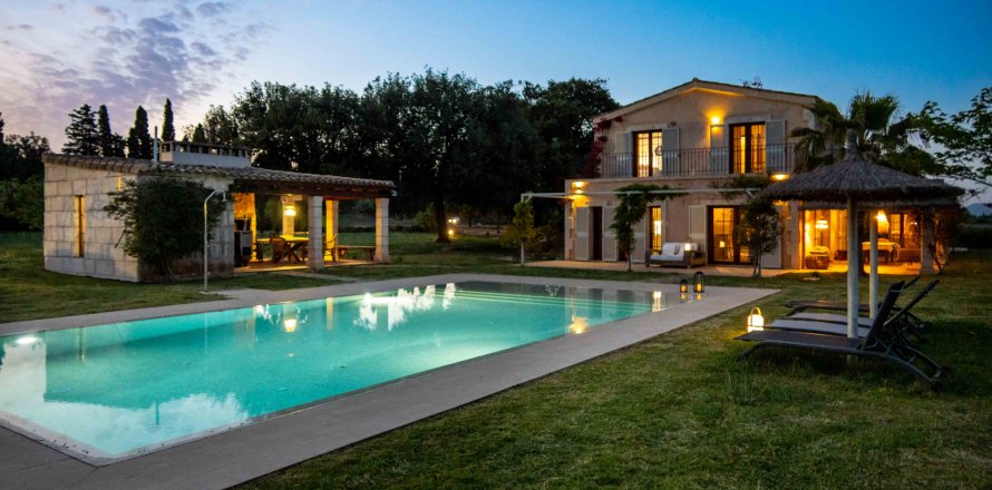 Finca Llubi, Mallorca, Spanien 5 sovrum, 451 kvm. Nr. 128184