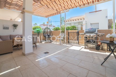 Bungalow for sale Punta Prima, Alicante, Spain 2 bedrooms, 56 sq.m. No. 131611 - photo 7