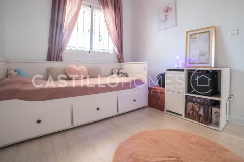 Bungalow for sale Punta Prima, Alicante, Spain 2 bedrooms, 56 sq.m. No. 131611 - photo 21