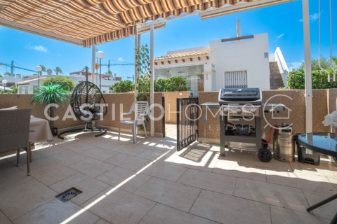 Bungalow for sale Punta Prima, Alicante, Spain 2 bedrooms, 56 sq.m. No. 131611 - photo 6