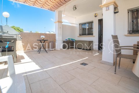 Bungalow for sale Punta Prima, Alicante, Spain 2 bedrooms, 56 sq.m. No. 131611 - photo 8