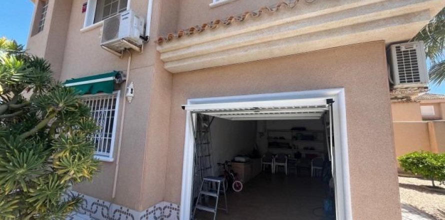 Villa Punta Prima, Alicante, Spagna 4 camere da letto, 150 mq. N° 131610