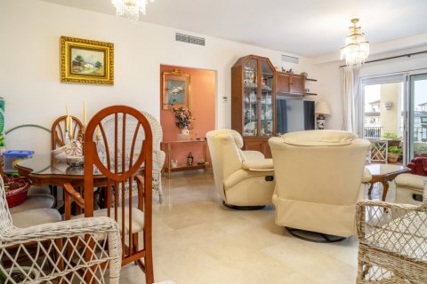 Продажа квартиры в Эстепона, Малага, Испания 3 спальни, 142.4м2 №121635 - фото 4