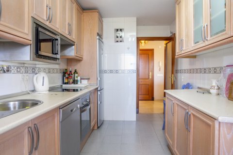 Продажа квартиры в Эстепона, Малага, Испания 3 спальни, 142.4м2 №121635 - фото 23