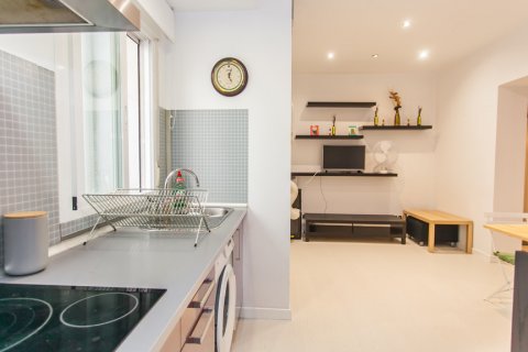 Продажа квартиры в Мадрид, Испания 1 спальня, 42м2 №121640 - фото 1