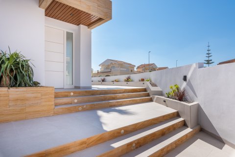 Продажа виллы в Сьюдад Кесада, Аликанте, Испания 4 спальни, 396м2 №123633 - фото 29