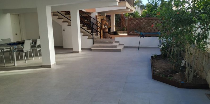Villa Platja De Muro, Mallorca, España 3 dormitorios, 150 m2 No. 130968