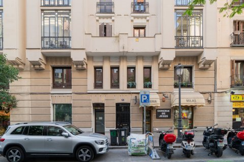 Продажа квартиры в Мадрид, Испания 2 спальни, 61м2 №122214 - фото 28