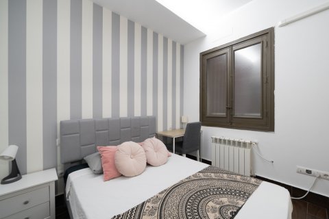 Продажа квартиры в Мадрид, Испания 2 спальни, 61м2 №122214 - фото 23