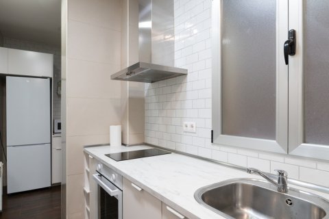 Продажа квартиры в Мадрид, Испания 2 спальни, 61м2 №122214 - фото 15
