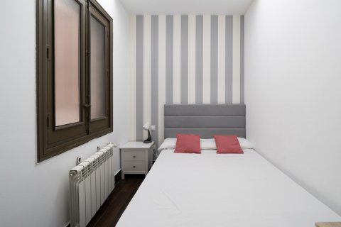 Продажа квартиры в Мадрид, Испания 2 спальни, 61м2 №122214 - фото 10