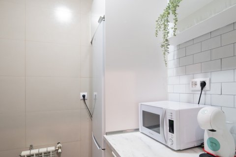 Продажа квартиры в Мадрид, Испания 2 спальни, 61м2 №122214 - фото 18