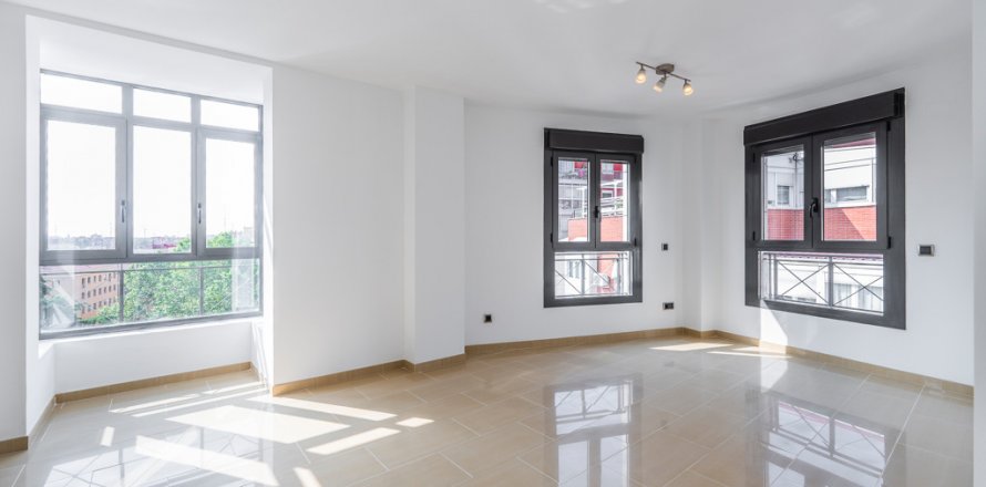 Квартира в Мадрид, Испания 2 спальни, 105м2 №122215