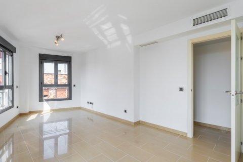 Продажа квартиры в Мадрид, Испания 2 спальни, 105м2 №122215 - фото 3