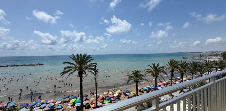 Apartment Torrevieja, Alicante, Spain 3 bedrooms, 133 sq.m. No. 128987