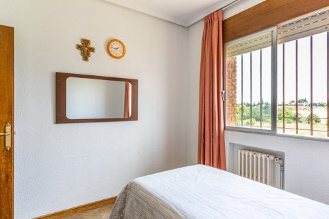 Villa for rent Pozuelo de Alarcon, Madrid, Spain 4 bedrooms, 228 sq.m. No. 129952 - photo 11