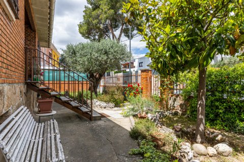 Villa for rent Pozuelo de Alarcon, Madrid, Spain 4 bedrooms, 228 sq.m. No. 129952 - photo 21